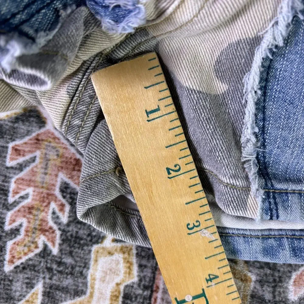 Y2K low mid rise camo patchwork Lazer Jean short early 2000s booty shorts size 3 - Picture 9 of 14